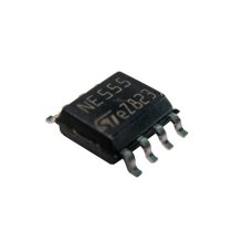 555 Timer IC (SMD SOIC)